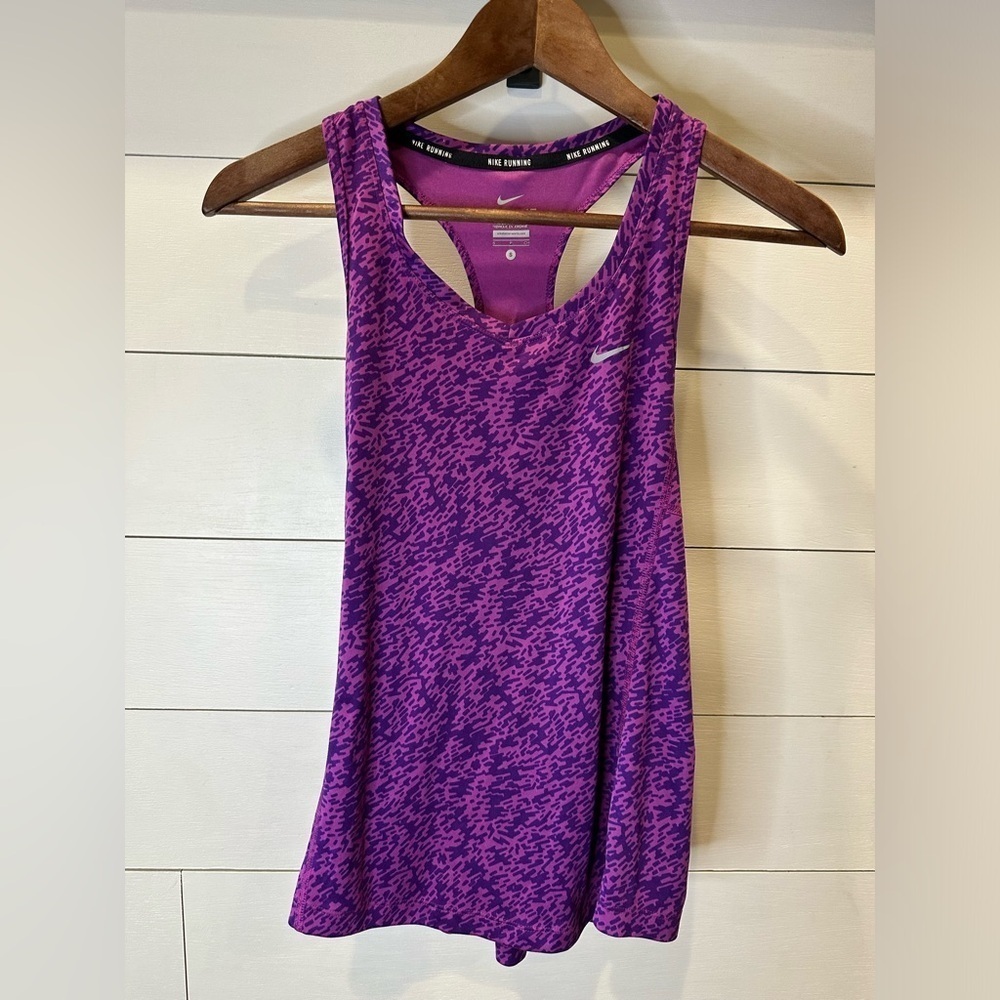 Nike Women's Vibrant Purple Tank Top- size Small